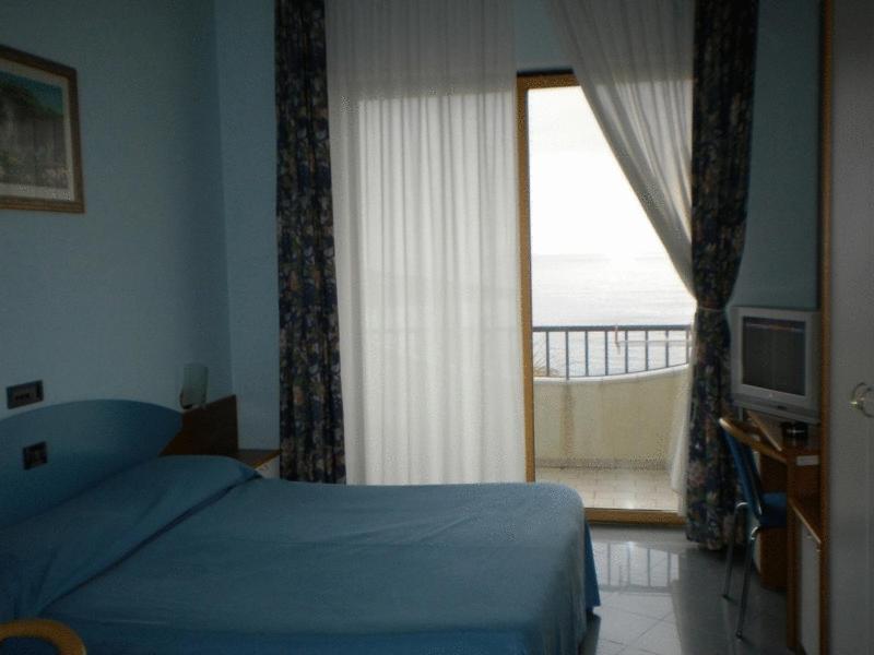 Hotel Ristorante Miramare Marina di Gioiosa Ionica Eksteriør bilde